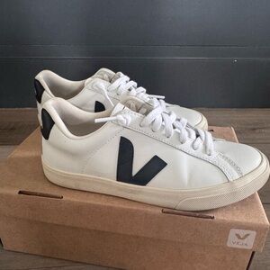Veja Esplar Extra White and Black Leather Sneakers